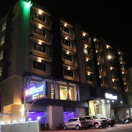 Hotel Reevanta Даман Екстериор снимка