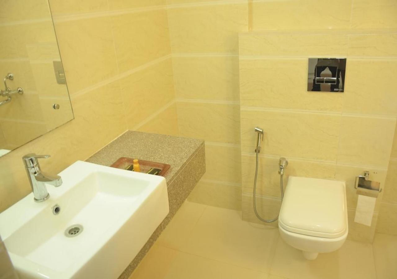 Hotel Reevanta Даман Екстериор снимка
