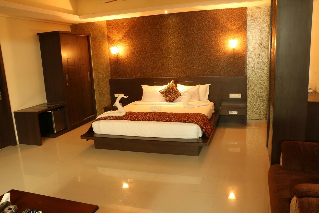 Hotel Reevanta Даман Екстериор снимка
