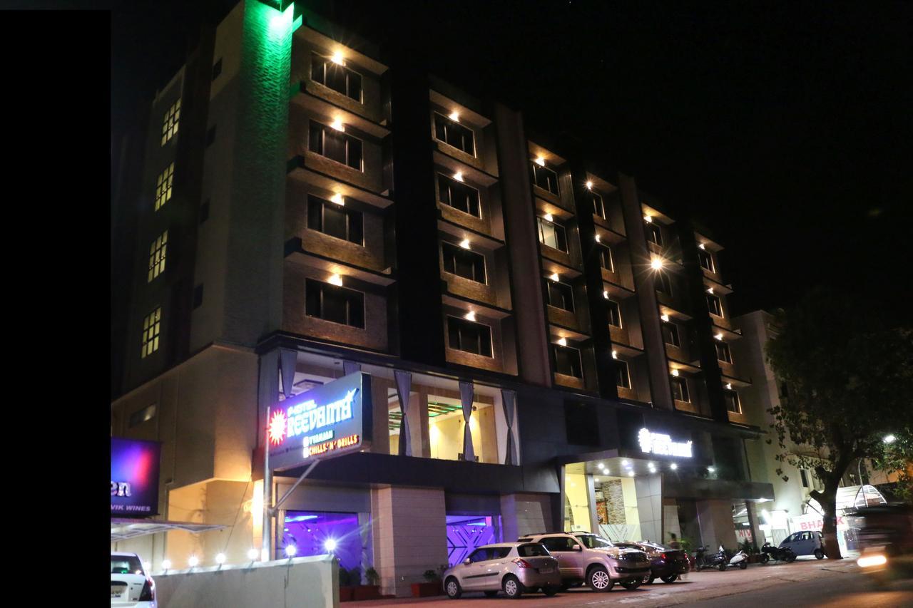 Hotel Reevanta Даман Екстериор снимка
