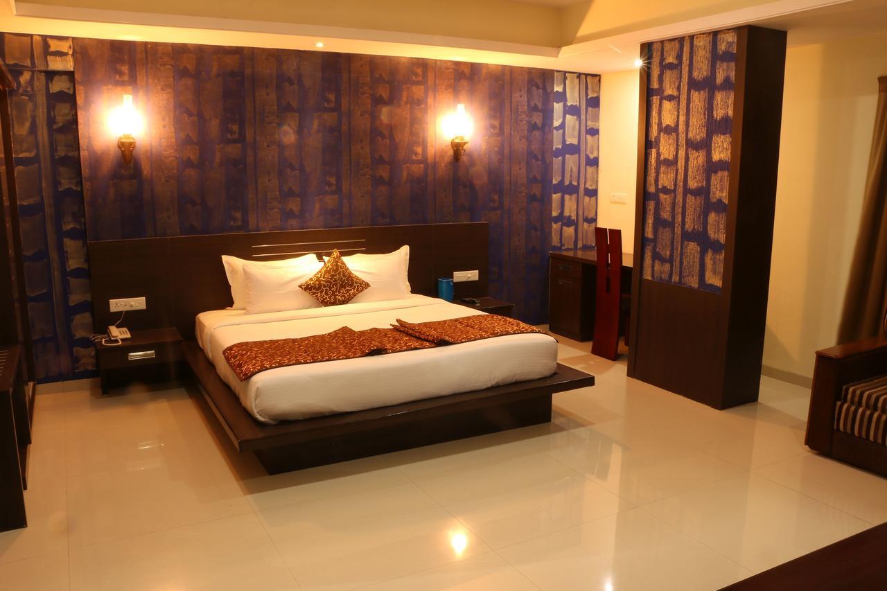Hotel Reevanta Даман Екстериор снимка