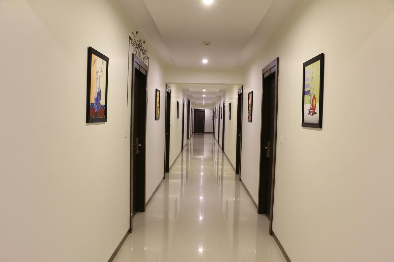 Hotel Reevanta Даман Екстериор снимка
