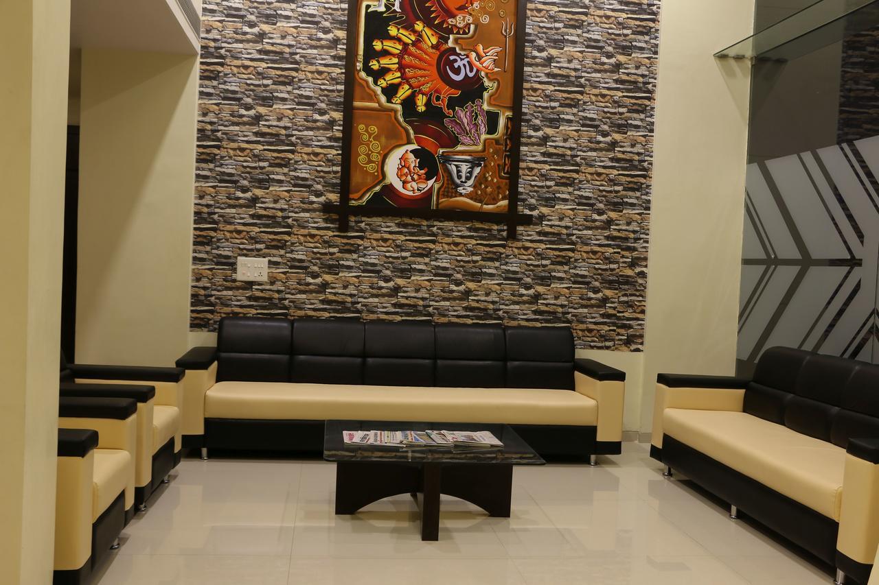 Hotel Reevanta Даман Екстериор снимка