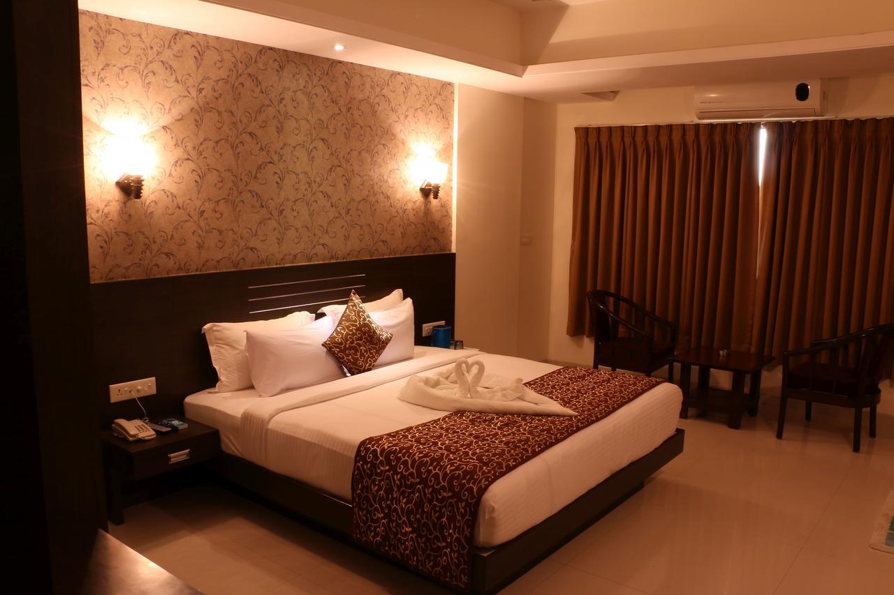Hotel Reevanta Даман Екстериор снимка