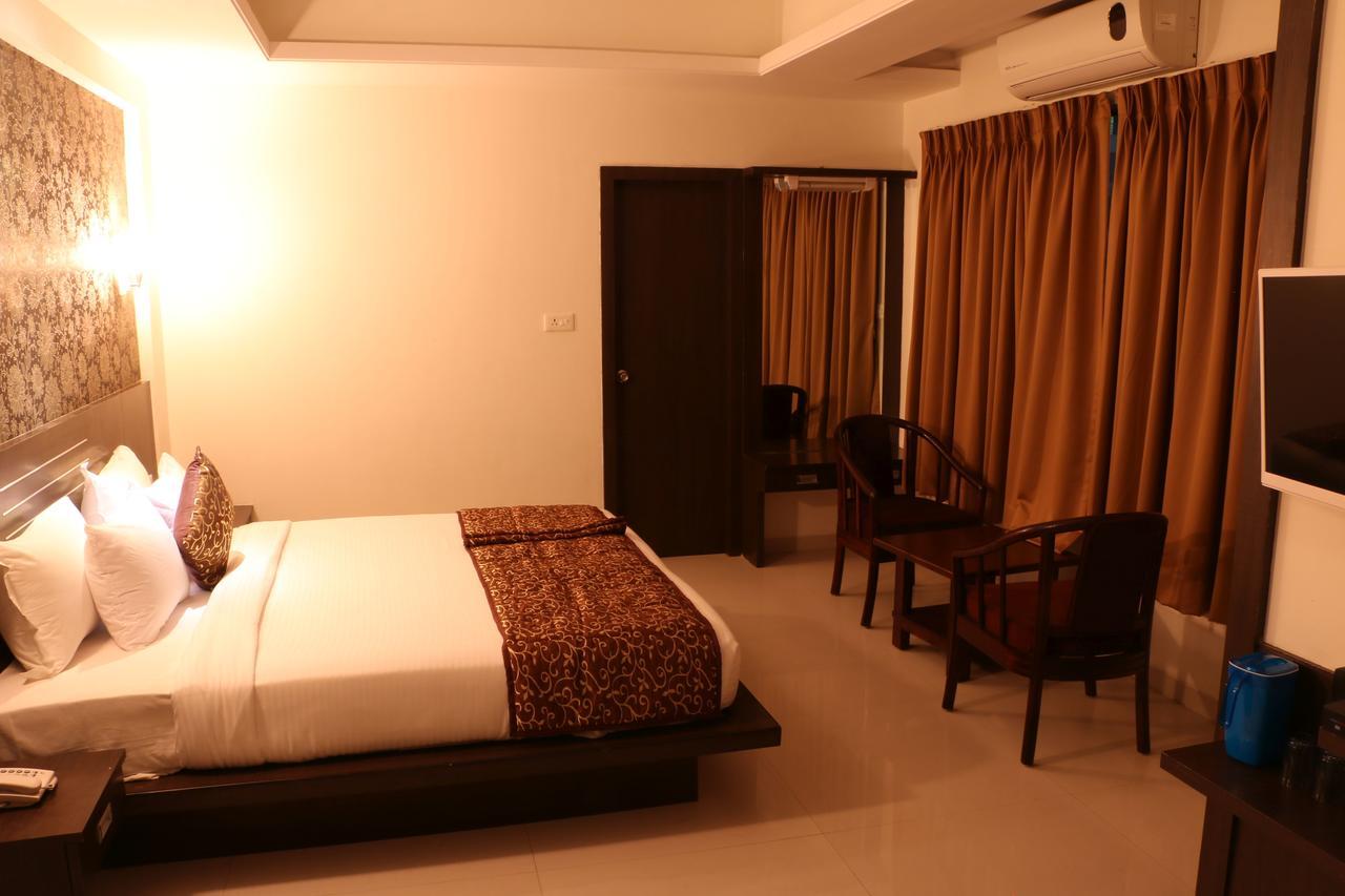 Hotel Reevanta Даман Екстериор снимка